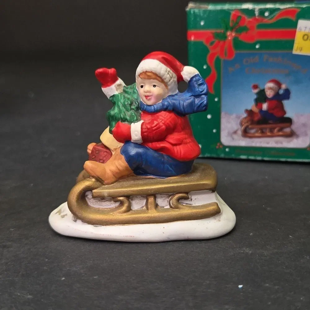 Festive‎ Kids Figurine Set Vintage Russ Christmas Figurines
